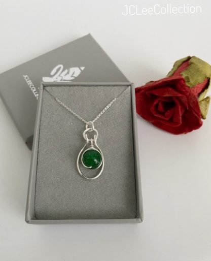 Emerald-pendant-necklace