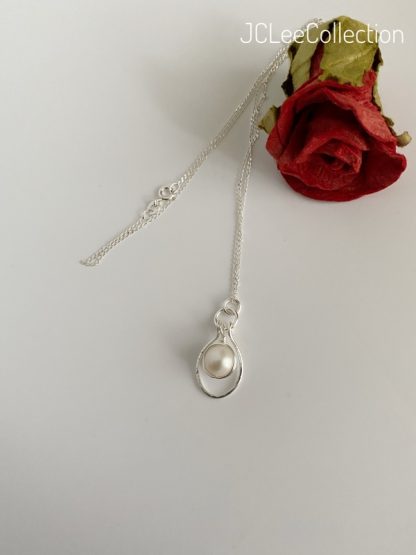 freshwater pearl pendant necklace