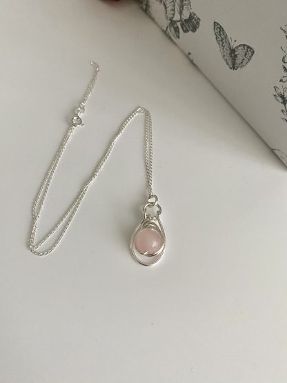 Rose-quartz-oval-drop-pendant
