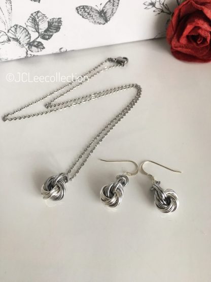 Aluminium-and-silver-infinity-knot-jewellery-set