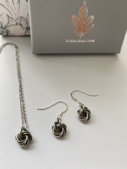 Stainless Steel Rosette Swirl Pendant and Necklace Jewellery Set