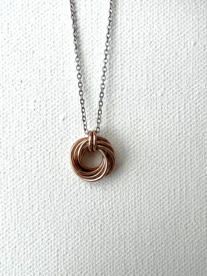 Bronze-mobius-interlocked--pendant-necklace